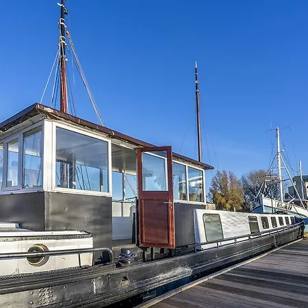 Asile Flottant * אמסטרדם