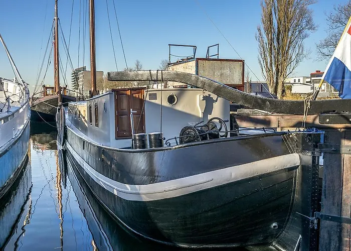 Botel Asile Flottant Amsterdam