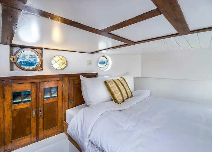 Asile Flottant * Amsterdam