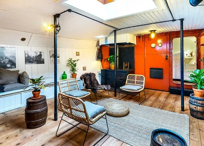 Asile Flottant Botel