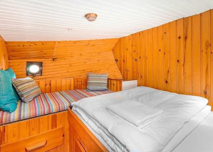 Botel Asile Flottant Amsterdam