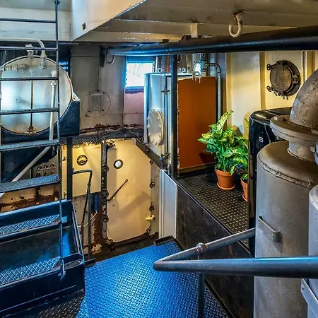 Asile Flottant Hotel na wodzie Amsterdam