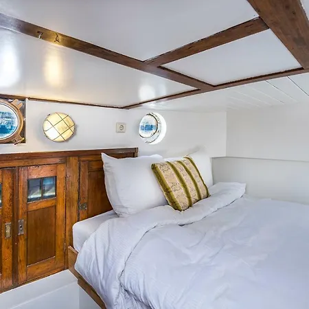 Asile Flottant * Άμστερνταμ