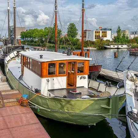 Úszó hotel Asile Flottant Amszterdam