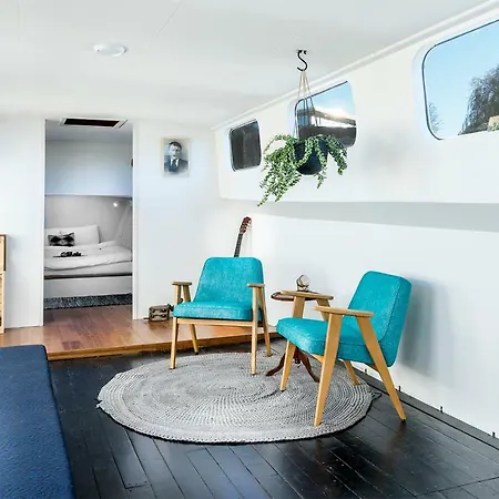 Asile Flottant Πλωτό κατάλυμα Άμστερνταμ